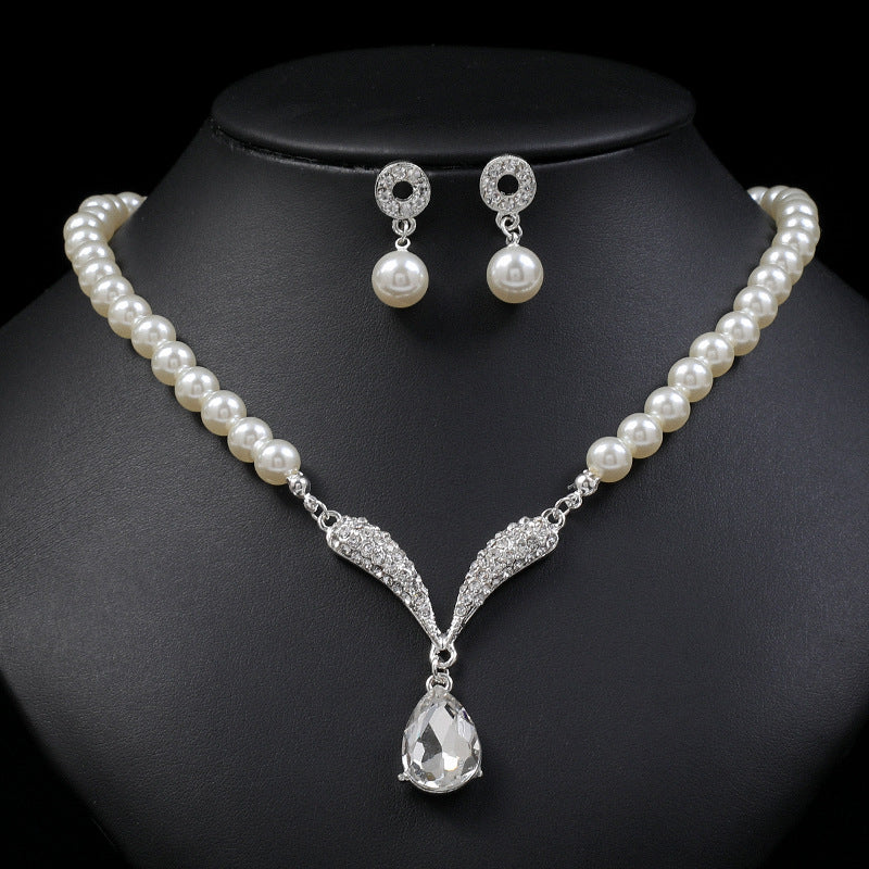 Chic Pearl Necklace and Earrings Set for Women with Rhinestone Inlay Heart-Shaped Pendant, Plated Alloy, Fresh and Sweet Style