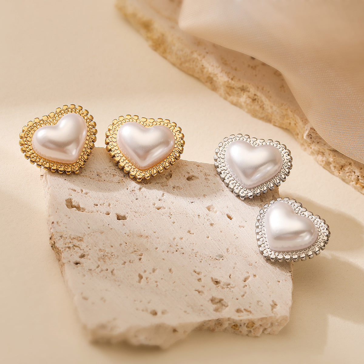 Minimalist Heart-Shaped Stainless Steel Earrings with 18K Gold Plating for Women, Micro-Pave Set, Geometric Design, Versatile Fashion Accessory