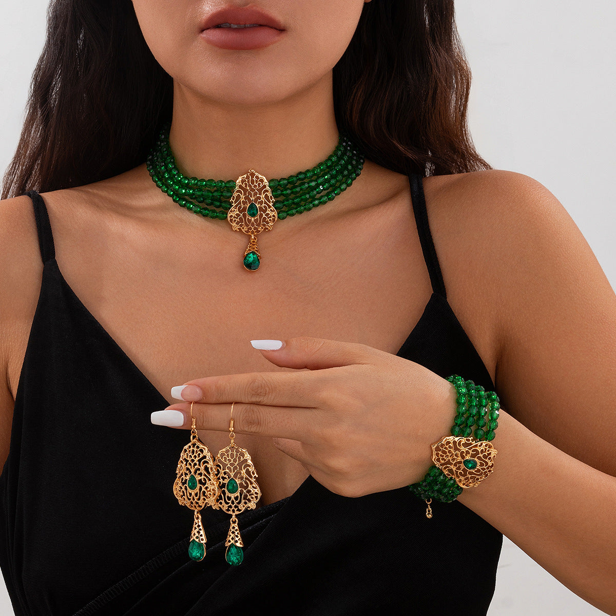 Vintage French-Style Floral and Teardrop-Shaped Alloy Choker Necklace with Crystal Accents and Tassel Details for Women