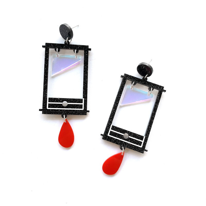 Orecchini pendenti gotici di Halloween in acrilico con design a ghigliottina teschio, cuore e gocce di sangue per donna