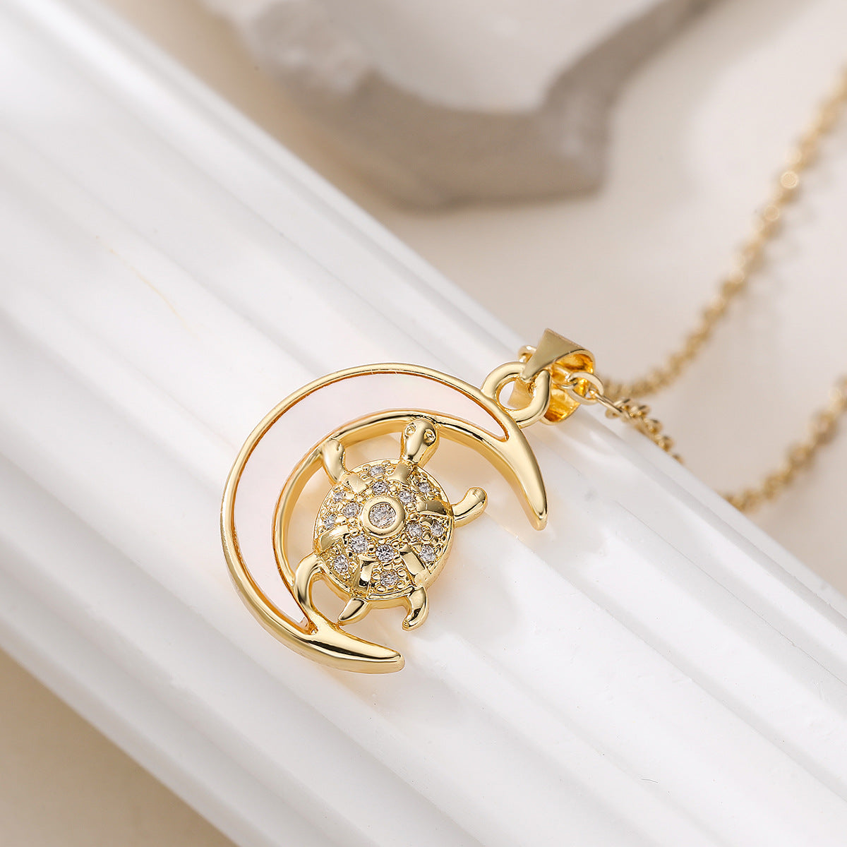 Minimalist Elegant 18K Gold Plated Brass Geometric Turtle Cubic Zirconia Pendant Necklace for Women