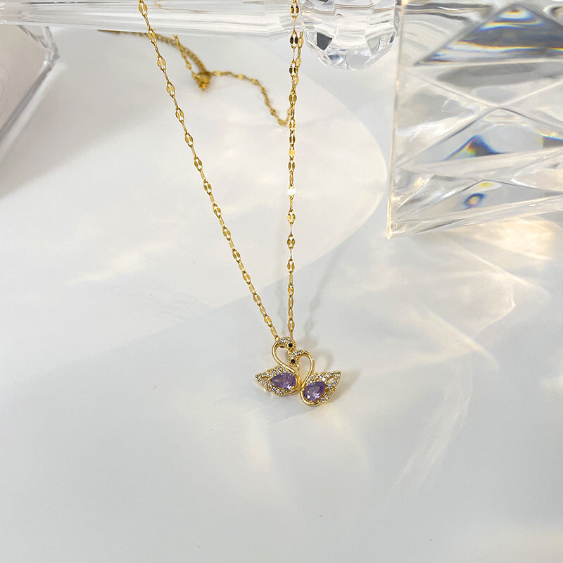 Elegante collana con ciondolo a cigno per donna, catena sottile in acciaio al titanio placcato, con design geometrico e stile lussuoso leggero