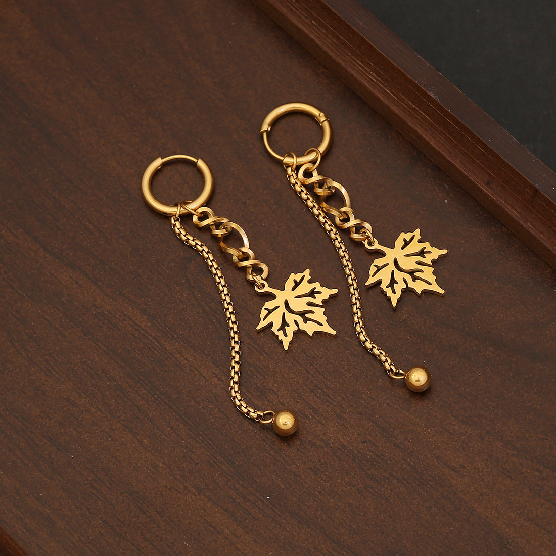 Personalized Maple Leaf Necklace Set in Stainless Steel with Titanium Steel Pendant and Electroplated Finish for Women