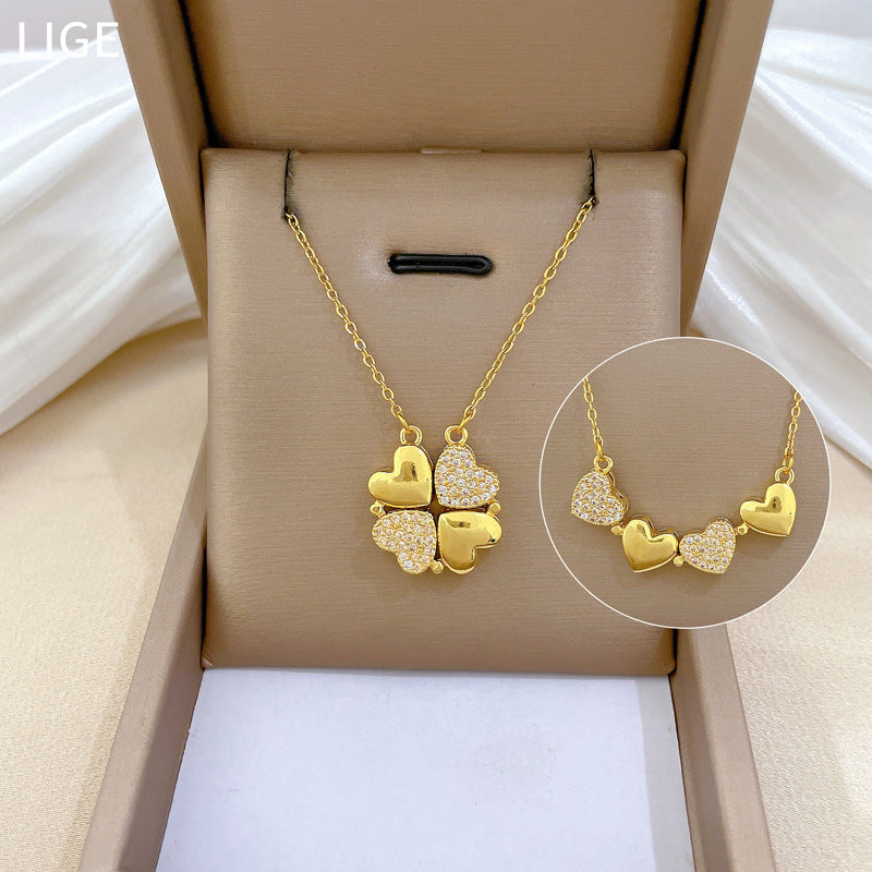 Collar con colgante de corazón y trébol de cuatro hojas de estilo de dibujos animados en acero de titanio con incrustaciones de diamantes de imitación y acabado chapado para mujeres y hombres