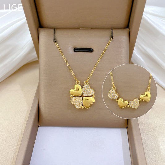 Collar con colgante de corazón y trébol de cuatro hojas de estilo de dibujos animados en acero de titanio con incrustaciones de diamantes de imitación y acabado chapado para mujeres y hombres