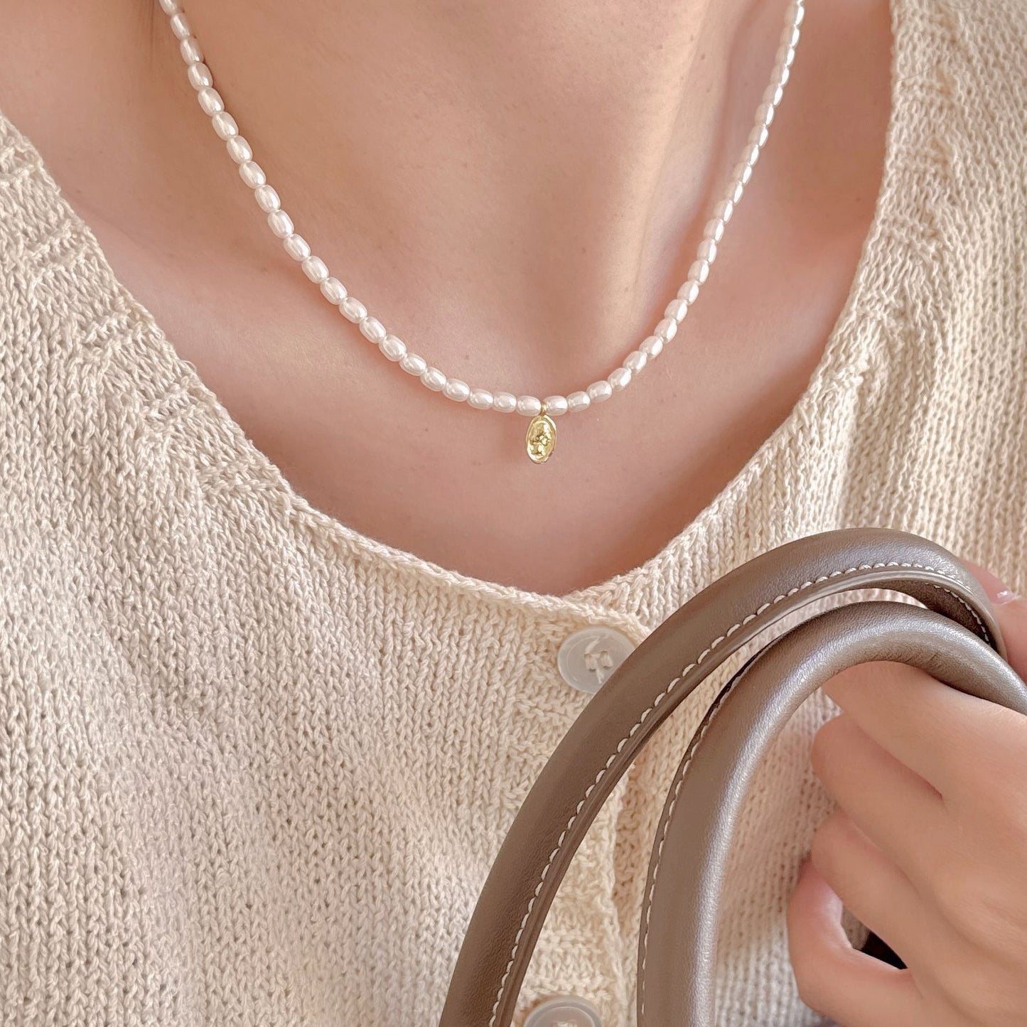 Collana pendente con perla tessuta e cristalli a forma di regina, in argento sterling 925, motivo geometrico, dolce e naturale