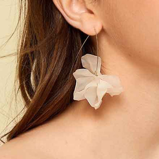 Pendientes colgantes de aleación con resina floral, dulces y atrevidos