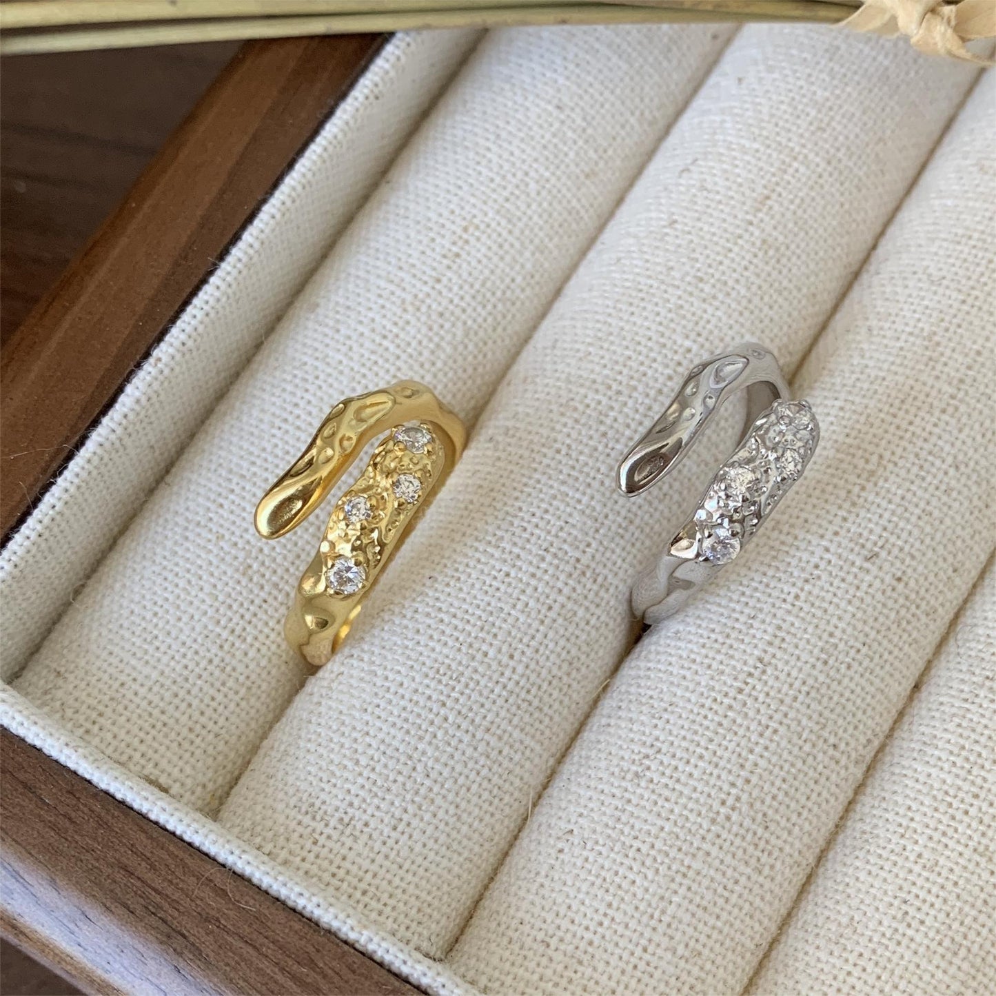 Anello a cuore irregolare minimalista da donna in argento sterling 925 con intarsio di diamanti