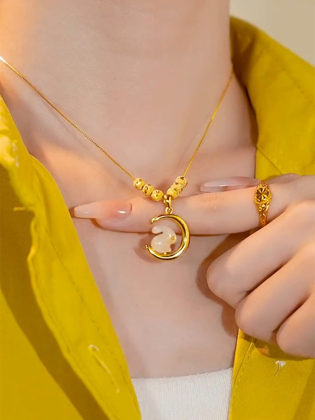 Original Design Irregular Pendant Necklace for Women in Titanium Steel with Plated Gold Finish