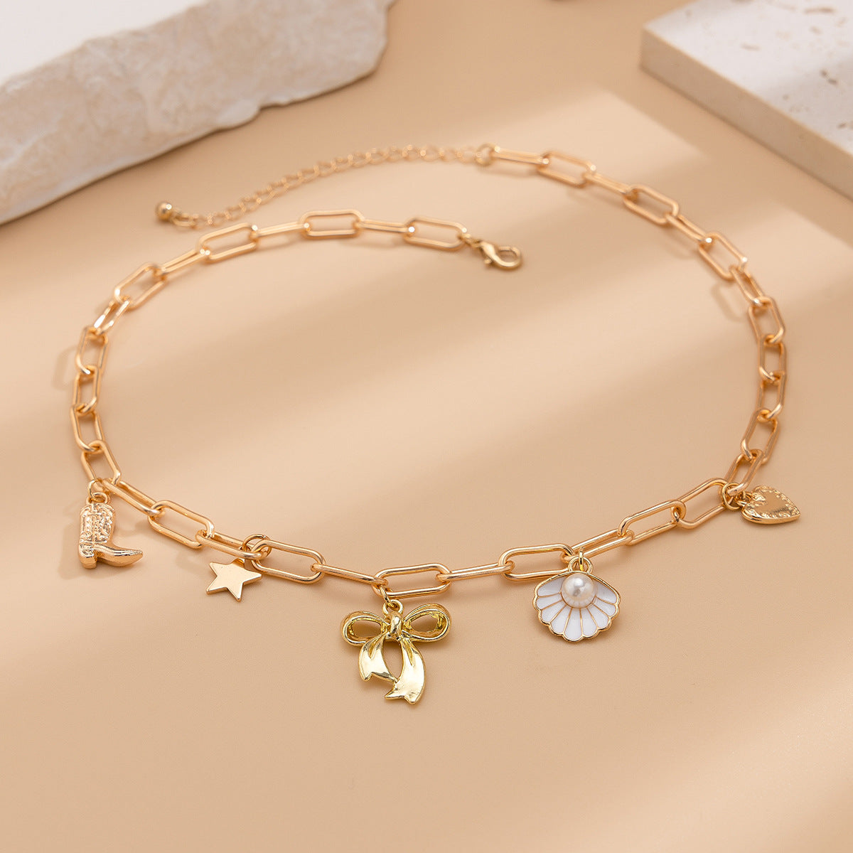 Elegant Geometric Shell Bow Zinc Alloy Plated Necklace with Imitation Pearl Pendant for Women