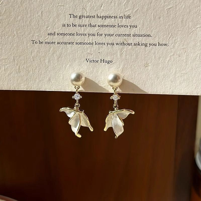 Pendientes de perlas geométricos para mujer con detalles de circonitas, postes de acero galvanizado, estilo retro lujoso y elegante para otoño e invierno