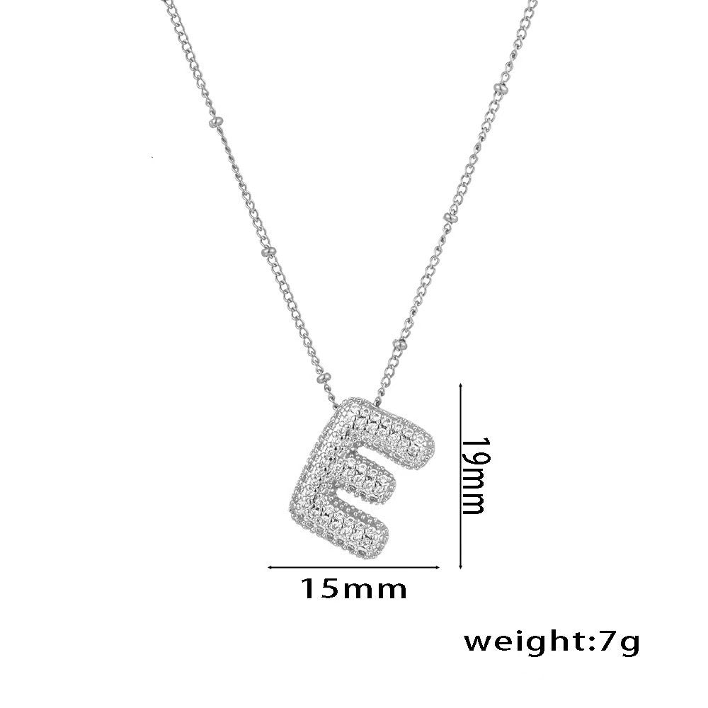 Collana da Donna con Ciondolo a Lettera, Design Geometrico Minimalista, in Ottone Placcato Oro con Zirconi Micro-Pavé