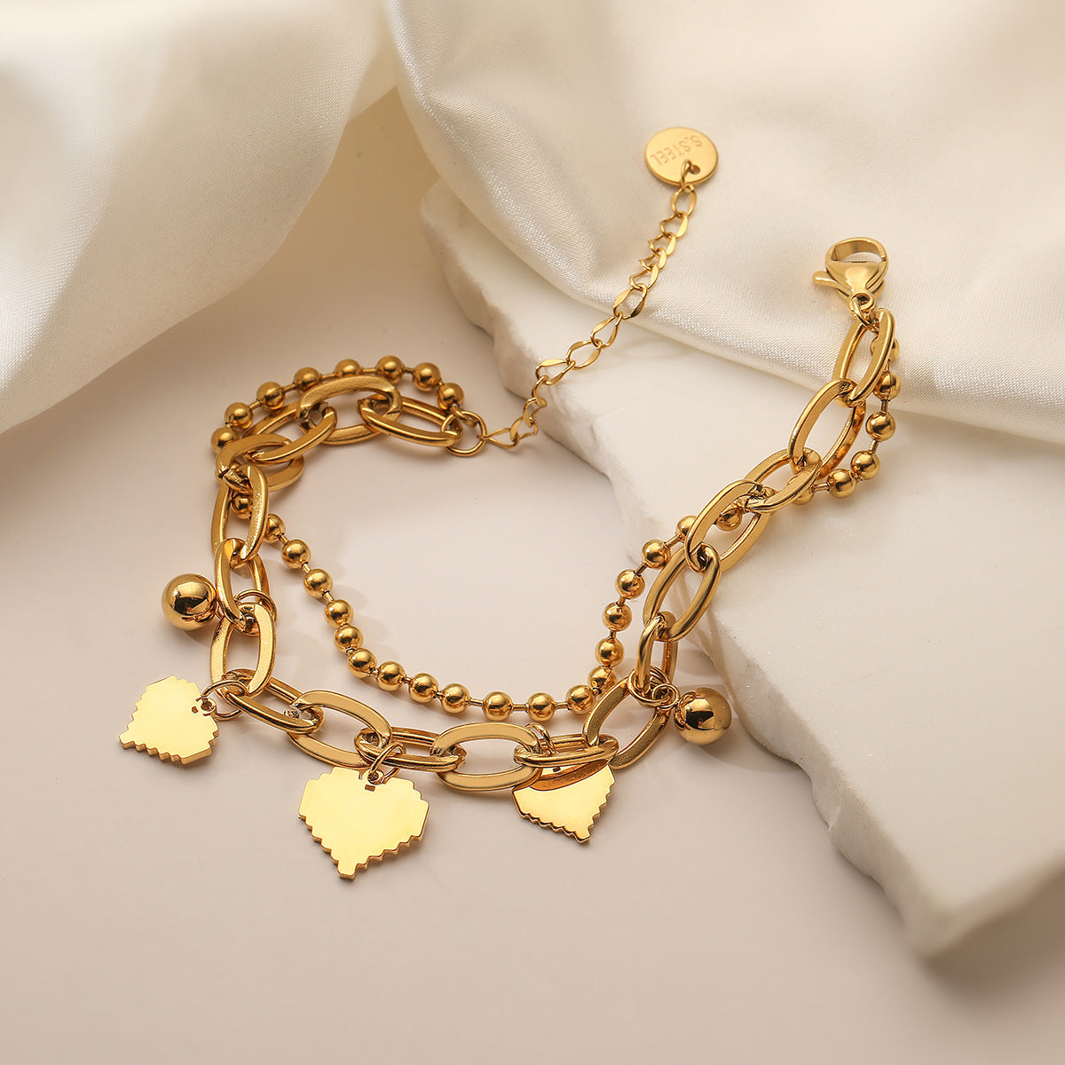 Bracciale da donna a doppio strato in acciaio inossidabile placcato oro 18 carati a forma di cuore, elegante e minimalista