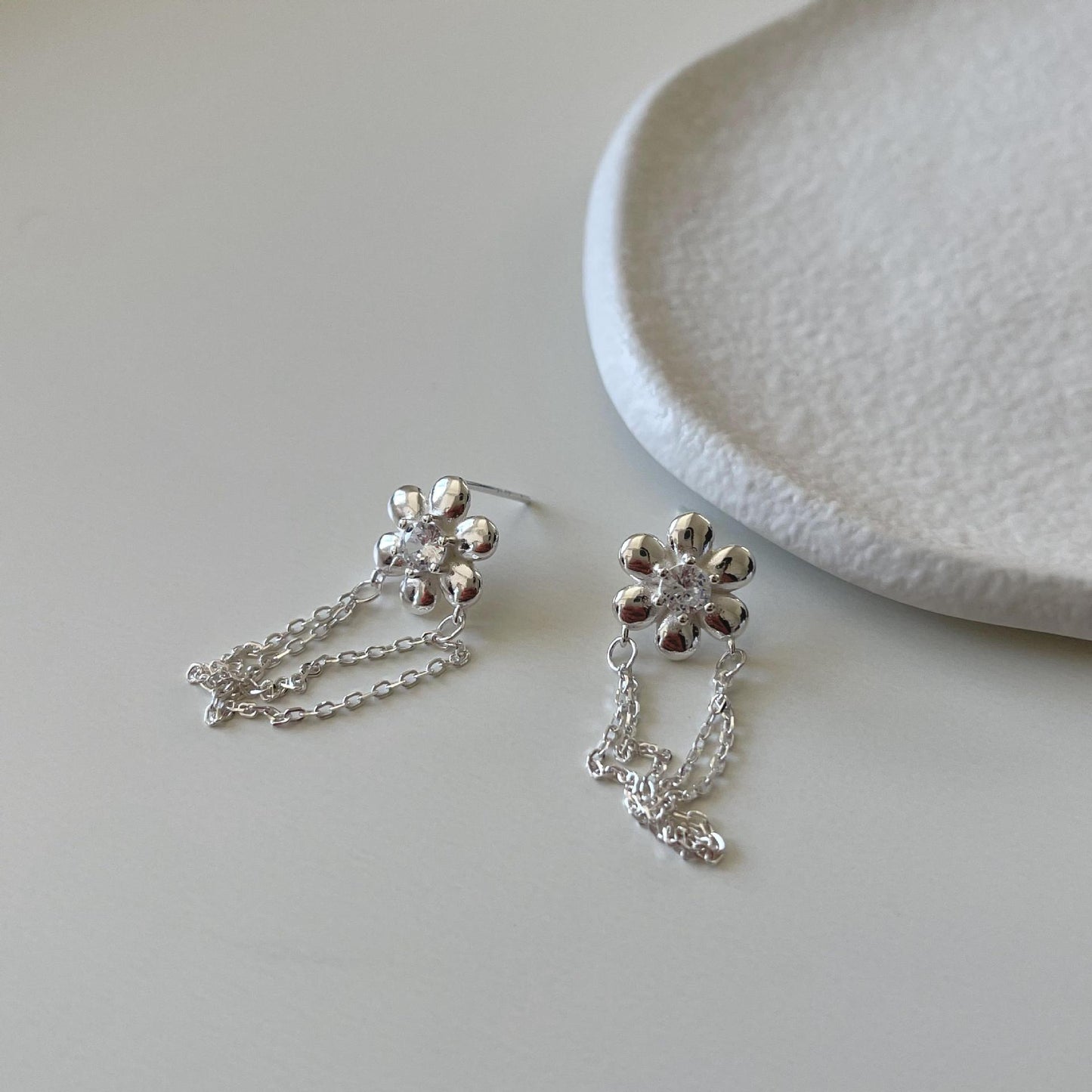 Pendientes de Botón de Plata Esterlina 925 Hechos a Mano con Diseño Floral en Forma de Estrella para Mujer, con un Fresco y Dulce Diseño Inspirado en el Jardín