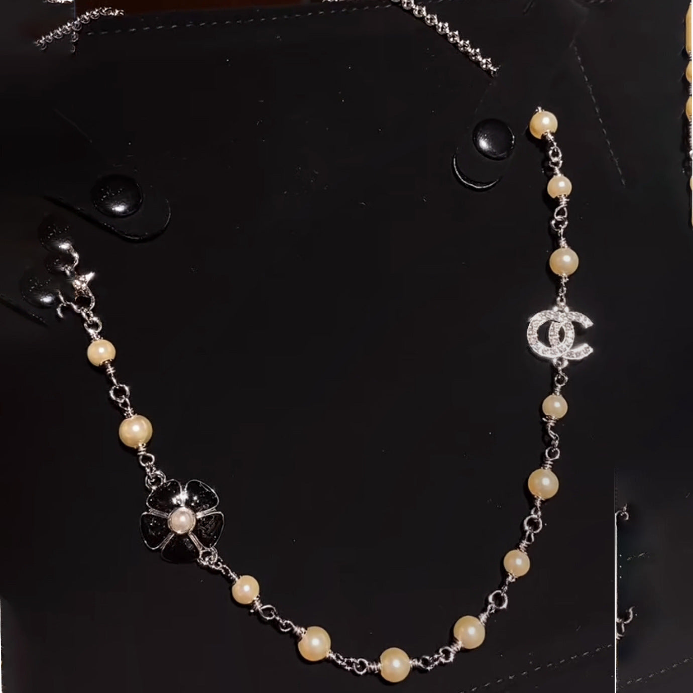 Collana Lusso Elegante Floreale Smalto Perle Artificiali per Donna