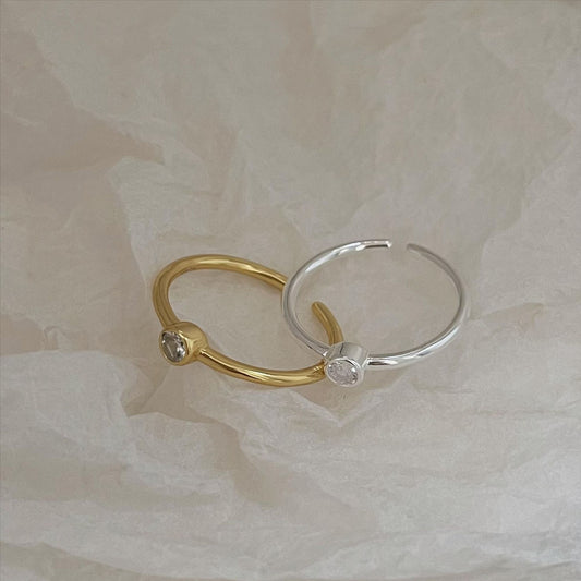 Anillo minimalista elegante de plata de ley 925 con circonita cúbica incrustada en forma de corazón para mujer