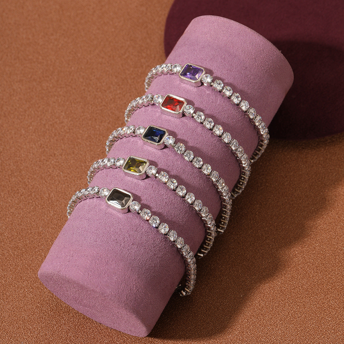 Elegante pulsera geométrica cuadrada de titanio con diamantes de imitación para mujer, con acabado chapado y atractivo minimalista de lujo