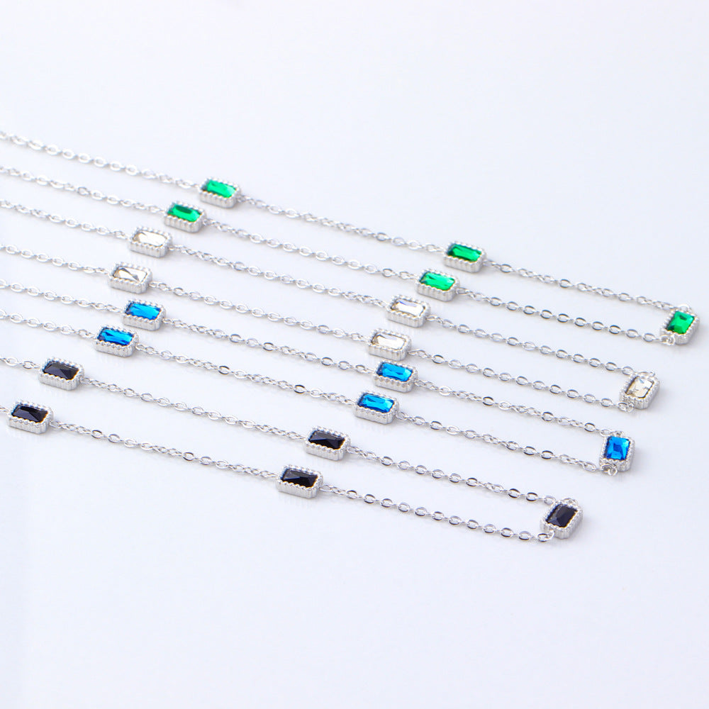 Collana Minimalista Geometrica in Acciaio Titanio da Donna con Intarsio di Strass e Finitura Placcata