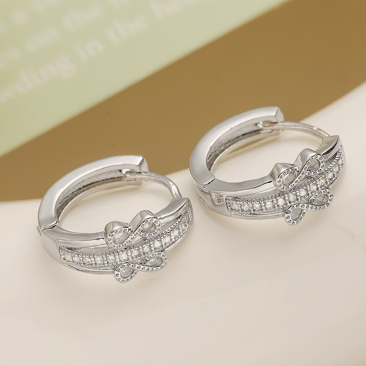 Pendientes de Aro Geométricos Minimalistas de Cobre con Baño de Oro de 18K y Circonita Microengastada para Mujer