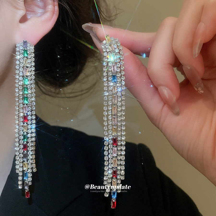 Eleganti orecchini pendenti a perno geometrici quadrati con zirconia cubica in rame e acciaio da donna