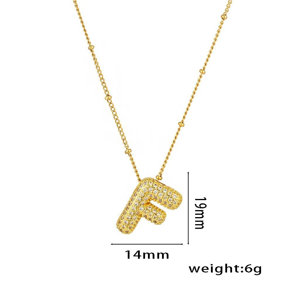 Collana da Donna con Ciondolo a Lettera, Design Geometrico Minimalista, in Ottone Placcato Oro con Zirconi Micro-Pavé
