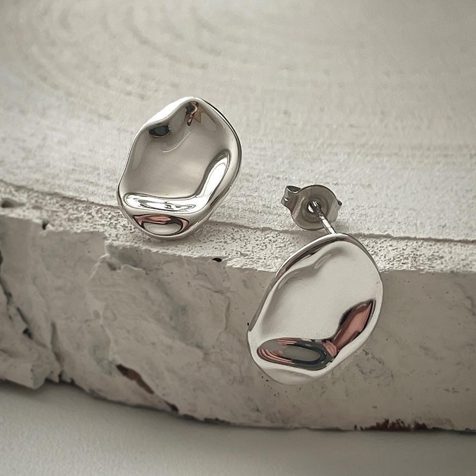Minimalist Irregular Drop-Shaped 925 Sterling Silver Stud Earrings with Pearl Inlay and Geometric Edge Detail