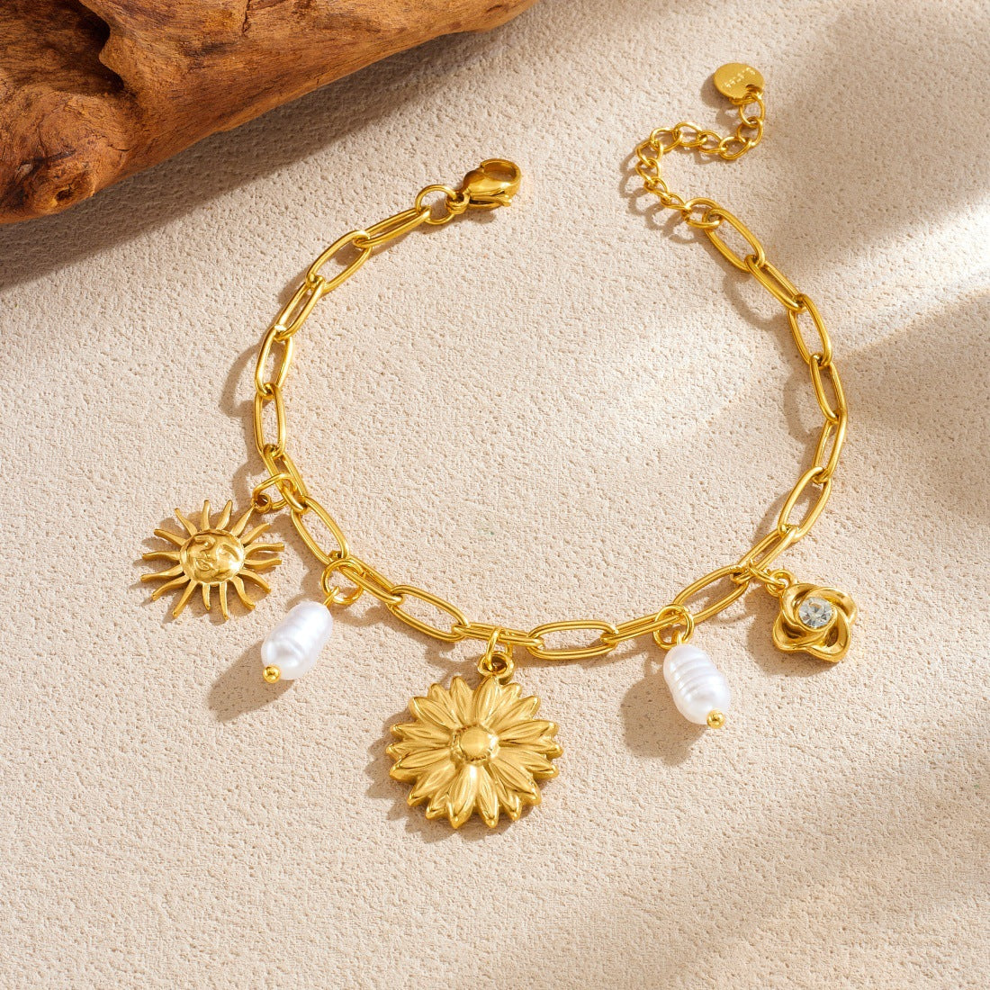 Fashion Elegant Gold Plated Stainless Steel Floral Sun Face Pearl Pendant Cable Chain Bracelet for Women