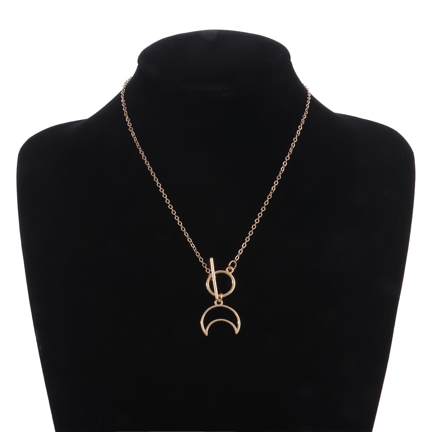 Fashion Moon-Shaped Alloy Necklace with Plated Finish for Women Geometric Pendant on Tiny-Link Chain