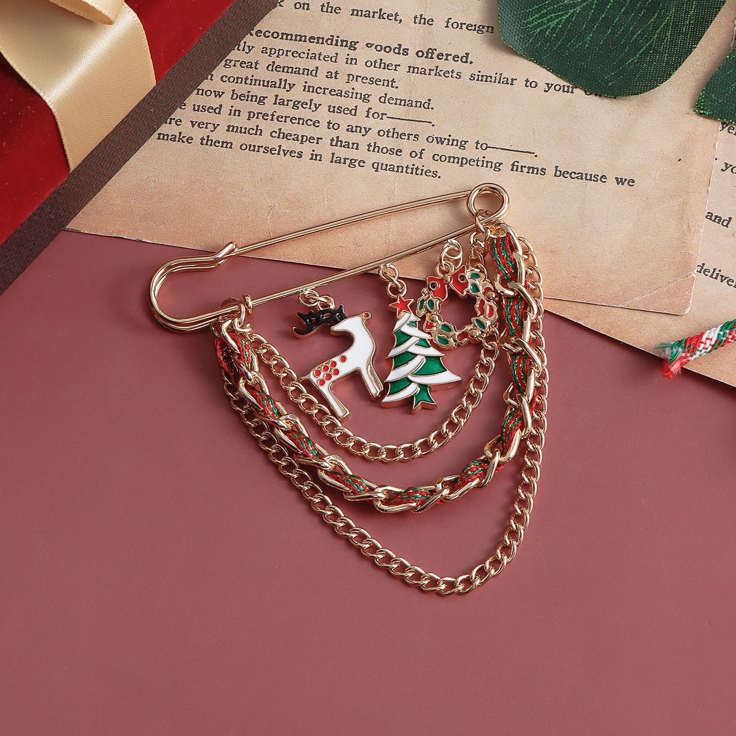 Creative Christmas Deer Brooch for Women Alloy Plated Cartoon Character Geometric Shape Festive Pin Accessory