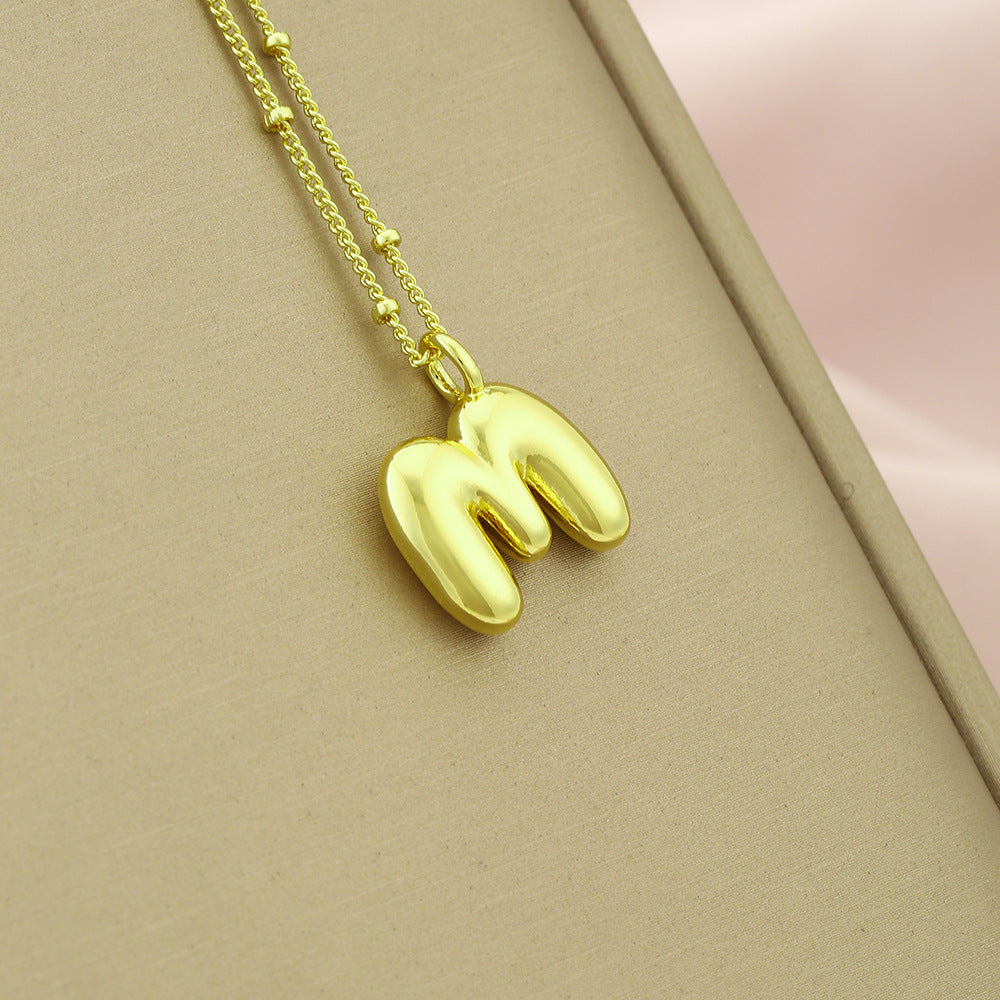 Collar Colgante con Inicial Minimalista para Mujer en Cobre con Acabado Galvanizado Cadena Ajustable para Clavícula