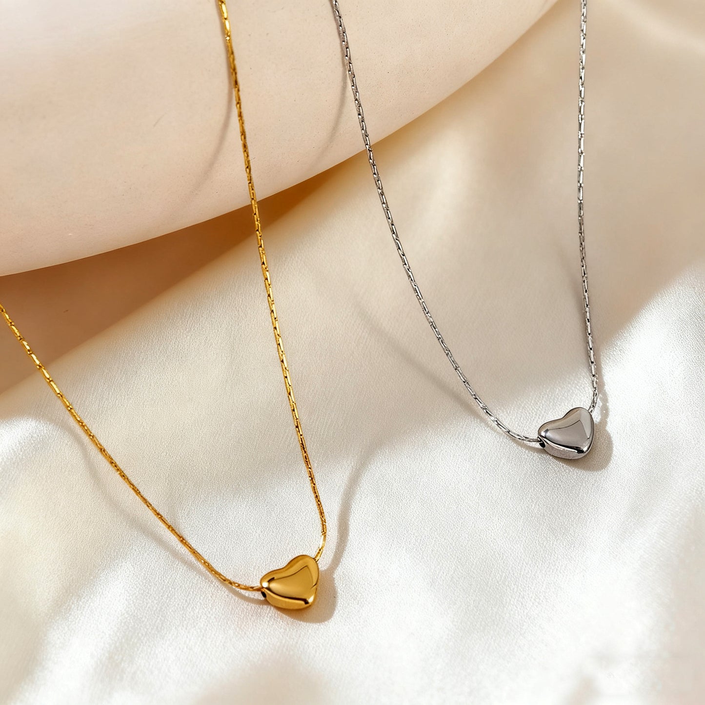 Elegante Collana da Donna in Acciaio Inossidabile con Cuore Placcato Oro 18K