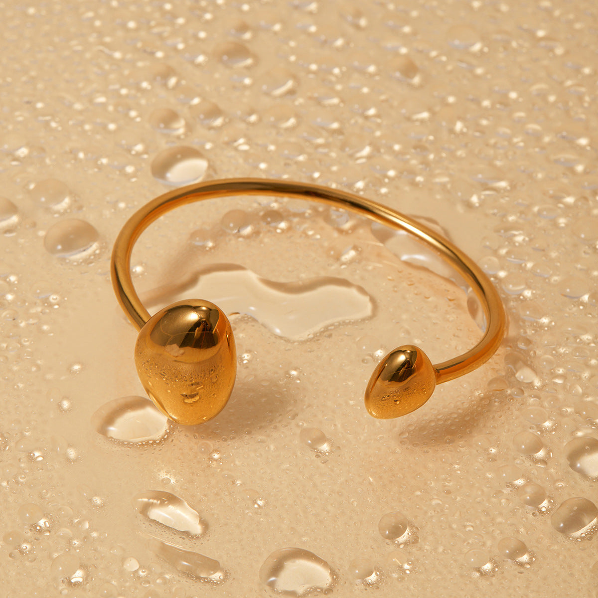Bracciale largo elastico geometrico irregolare da donna in acciaio al titanio placcato oro 18K di lusso ispirato a INS