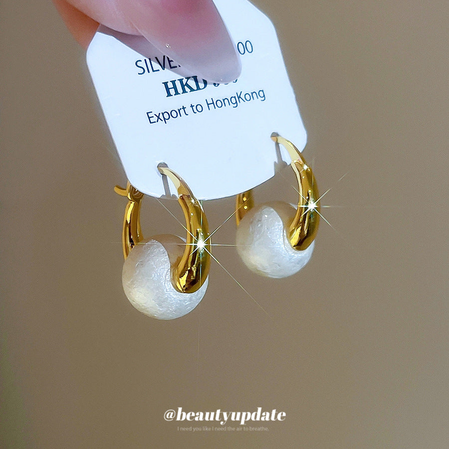 Pendientes de perlas geométricos chapados en oro para mujer — Joyería de oreja elegante vintage minimalista de lujo para uso diario