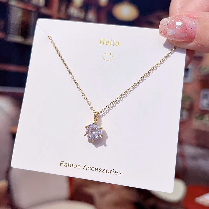 Collana con Pendente Minimalista in Acciaio al Titanio a Forma di Animale da Donna con Intarsio di Strass e Finitura Placcata