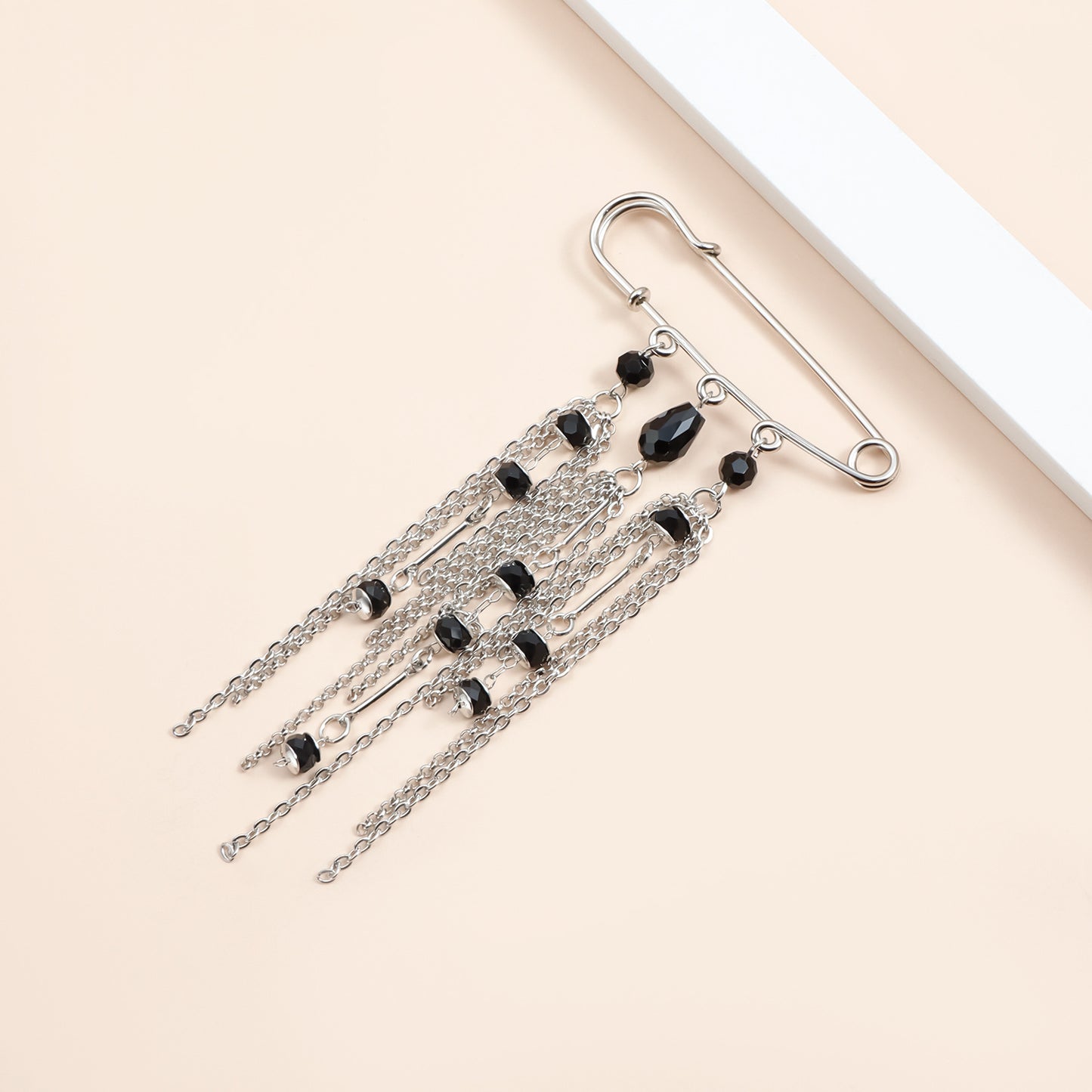 Fashion Geometric Black Crystal Tassel Brooch for Women Elegant Alloy Plated Pin Accessory