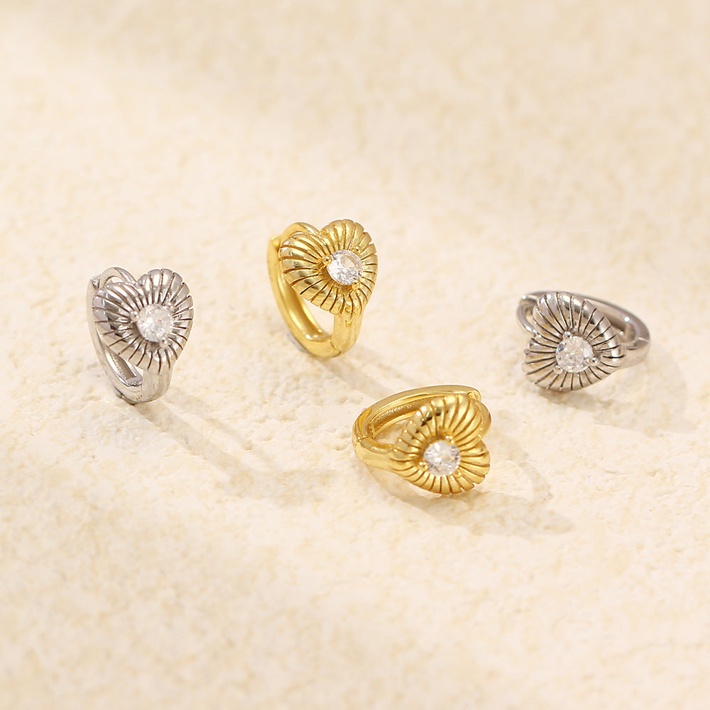 Elegantes aretes de aro chapados en plata de ley 925 con diamantes de imitación en forma de corazón para mujer