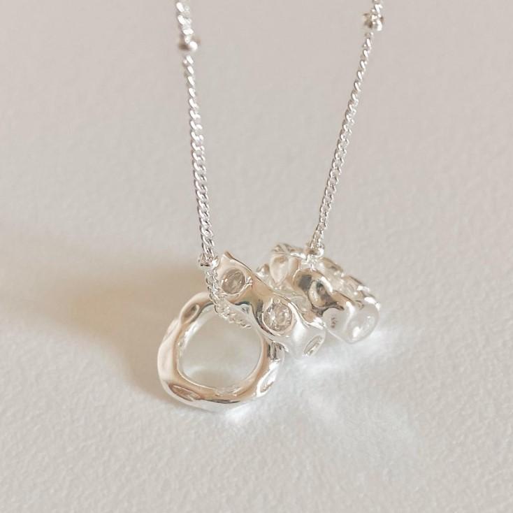 Elegante Collana con Ciondolo Geometrico in Zirconia Cubica in Argento Sterling 925