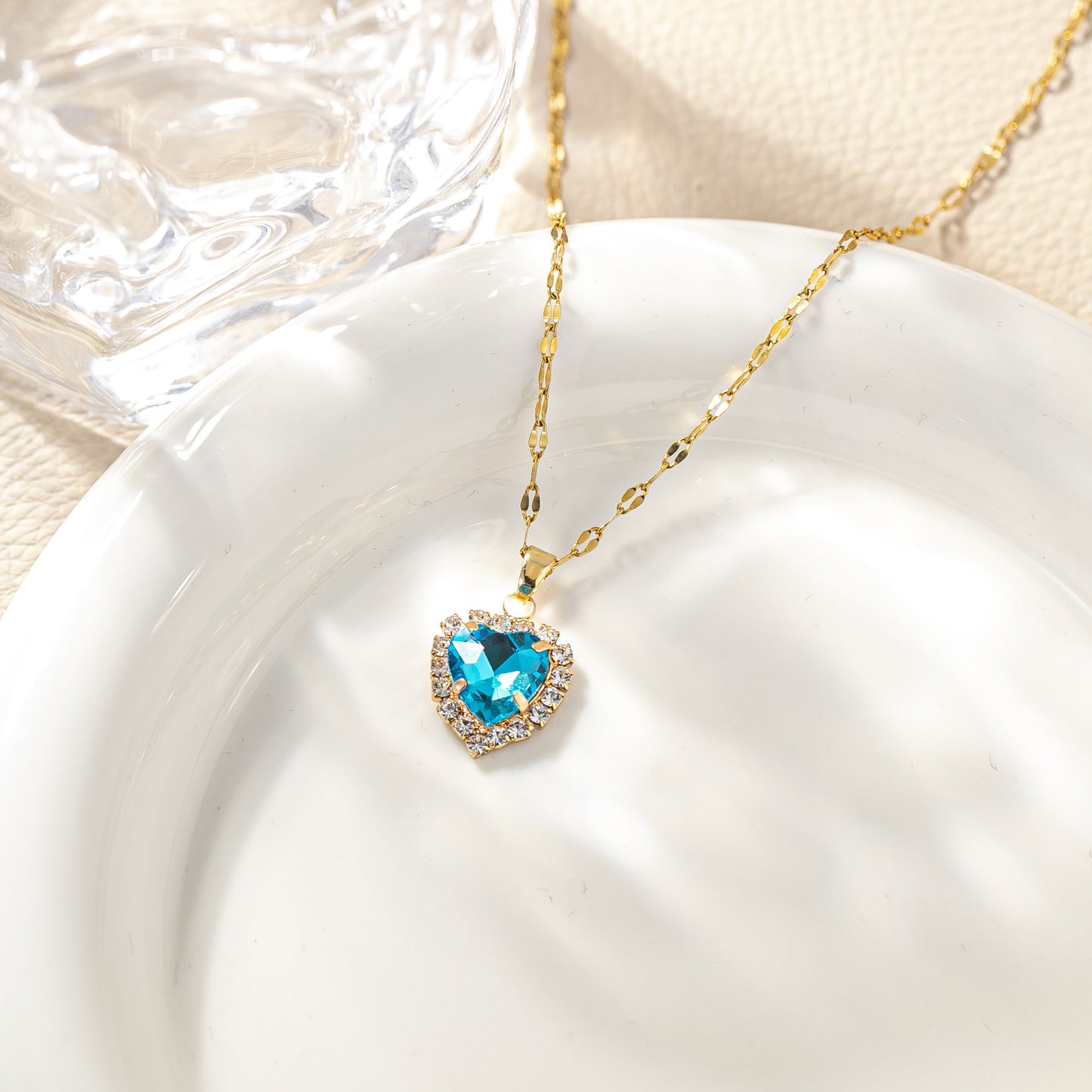 Minimalist Sweet Heart Shape Titanium Steel Necklace with Rhinestone Inlay for Women