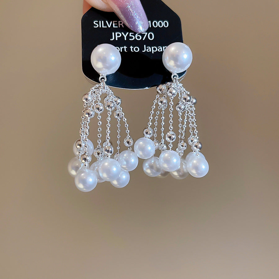 Pendientes de botón minimalistas florales de circonita en cobre chapado con postes de acero inoxidable para mujer