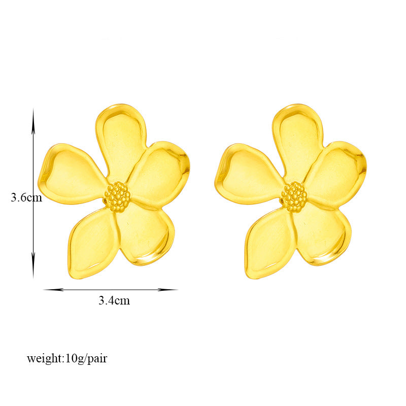 Pendientes minimalistas de acero de titanio con forma de flor irregular de cinco pétalos y acabado chapado para mujer