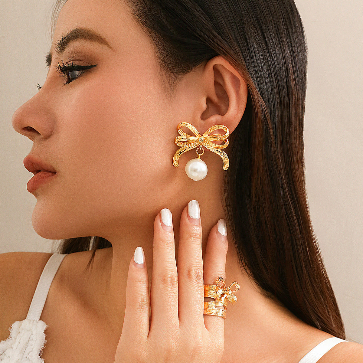 Sweet Minimalist Alloy Plated Bow Earrings with Imitation Pearl for Women