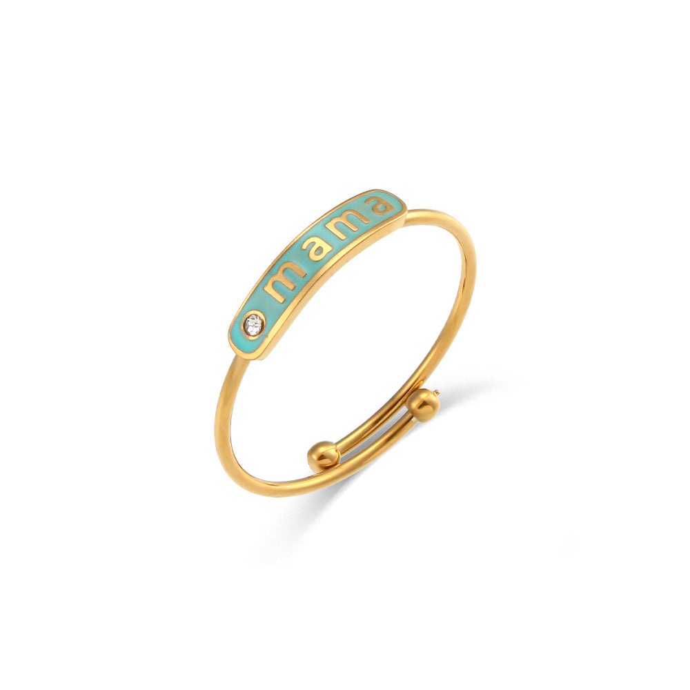 Anillo Ajustable "Mama" de Acero Inoxidable con Baño de Oro de 18K y Acabado Esmaltado, Forma Geométrica, Estilo Casual y a la Moda
