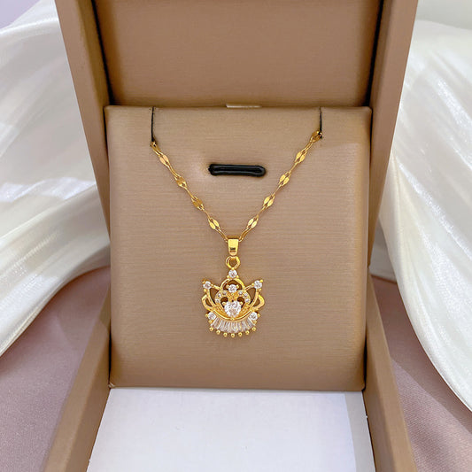 Collana di lusso in acciaio al titanio a forma di cuore con zirconi micro-incastonati, pendente in rame placcato oro, design geometrico, stile Ins