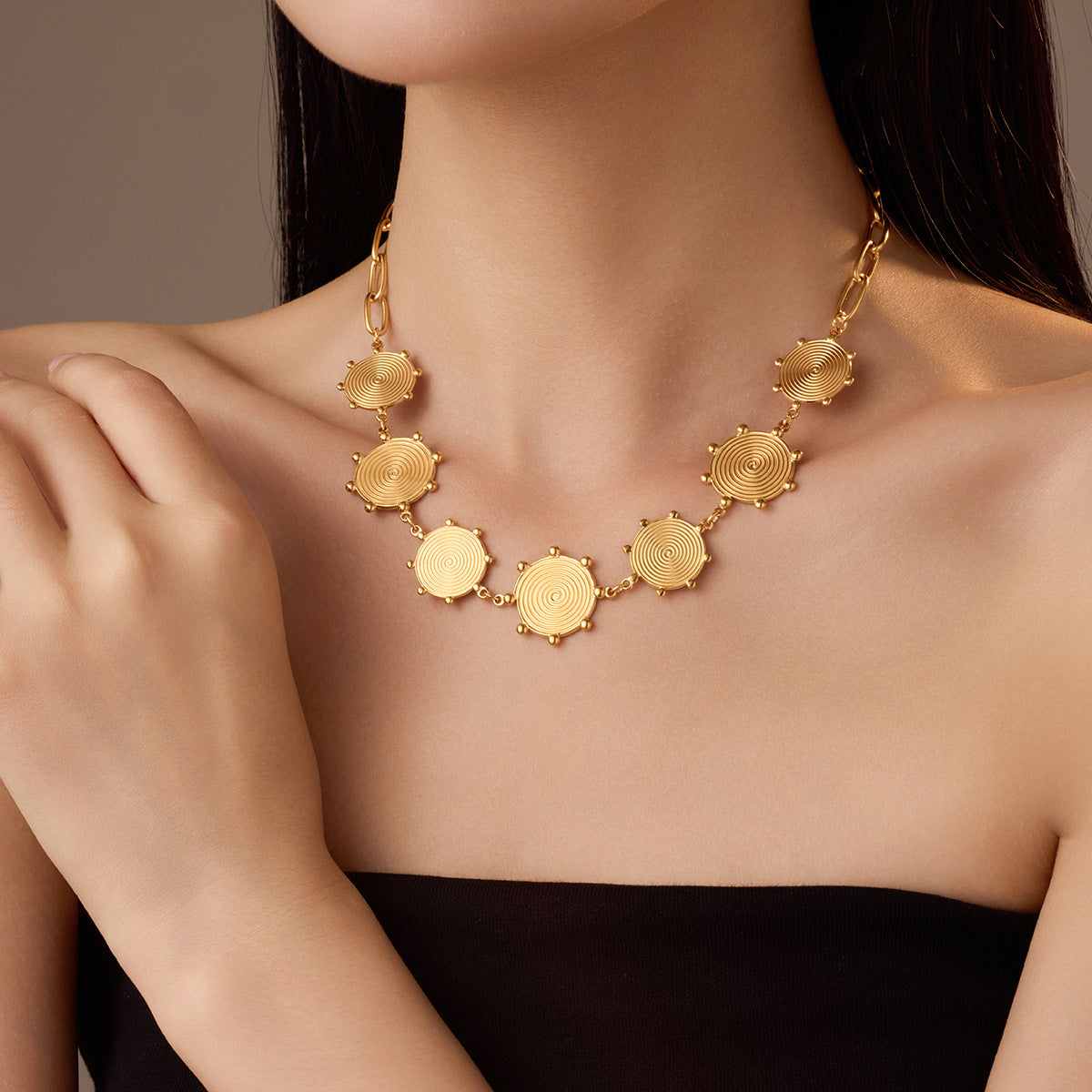Collana Minimalista Rotonda Filettata in Acciaio Titanio con Placcatura in Oro 18K da Donna