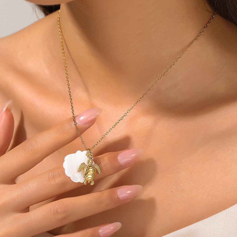 Casual Titanium Steel PVD Animal Pendant Necklace with Shell Elements for Women