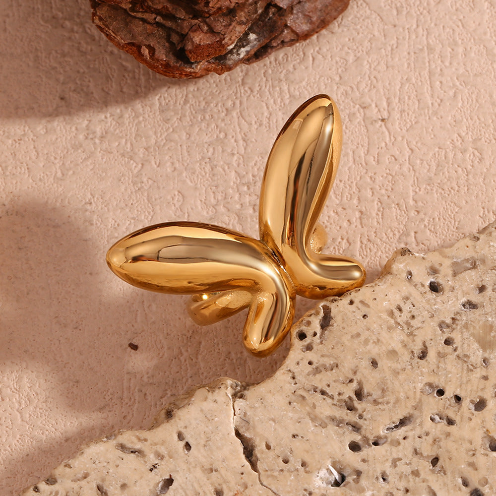 Anillo de acero inoxidable con forma de mariposa a la moda y chapado en oro de 18 quilates para mujer