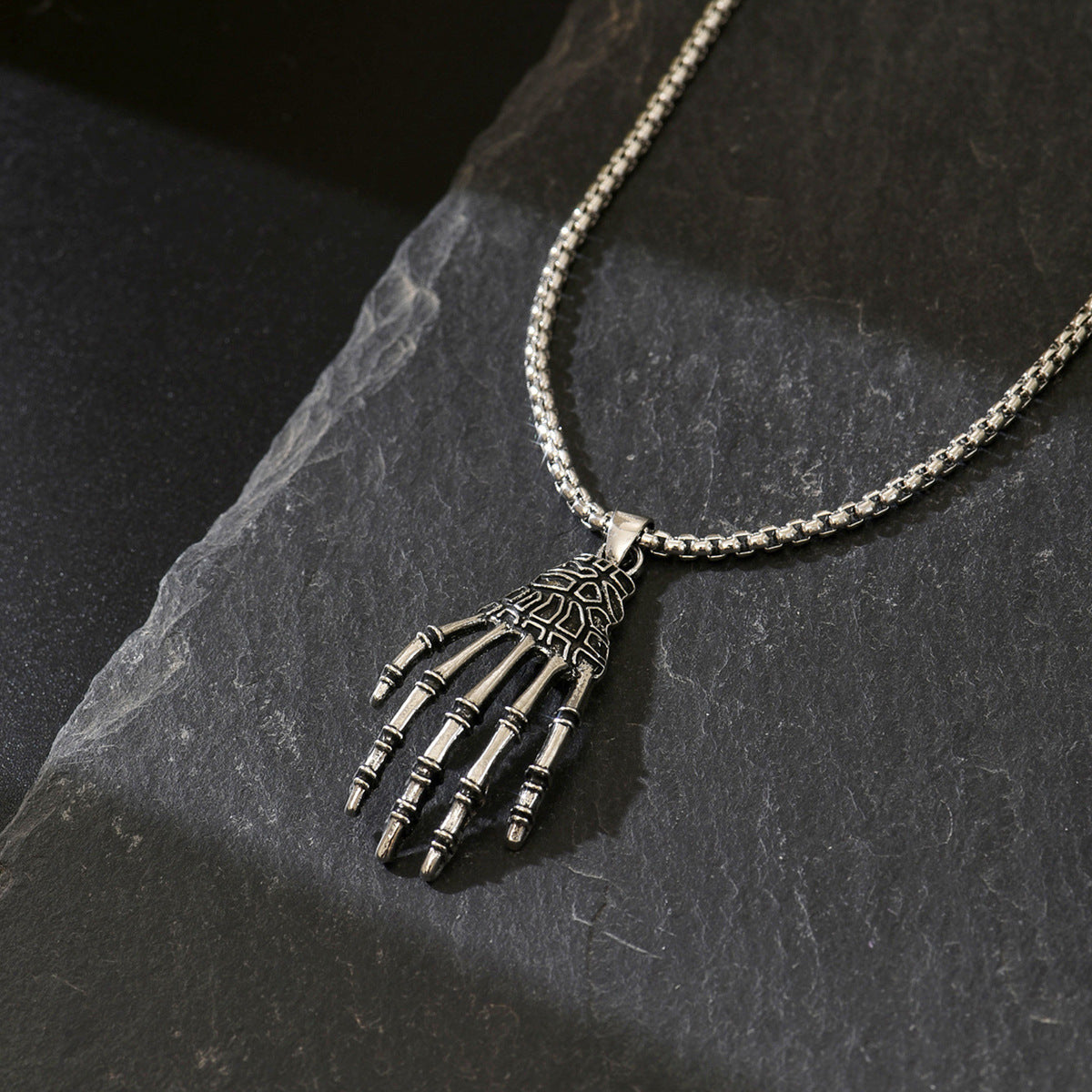 Collana Punk di Halloween con ciondolo a teschio e ragno, girocollo in lega stile Dark Gothic, gioielli unisex galvanizzati di tendenza