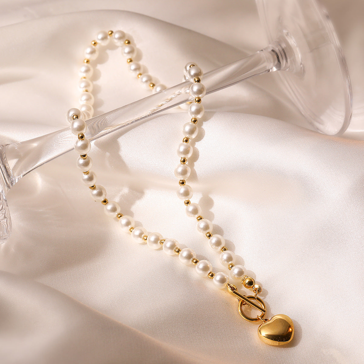 Minimalist Gold Plated Titanium Steel Heart Pearl Pendant Necklace for Women