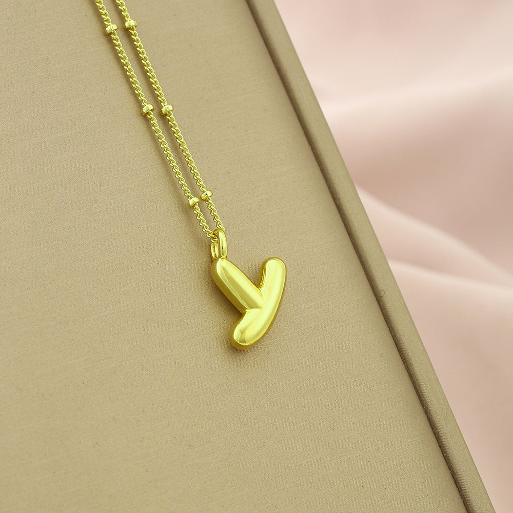 Collar Colgante con Inicial Minimalista para Mujer en Cobre con Acabado Galvanizado Cadena Ajustable para Clavícula