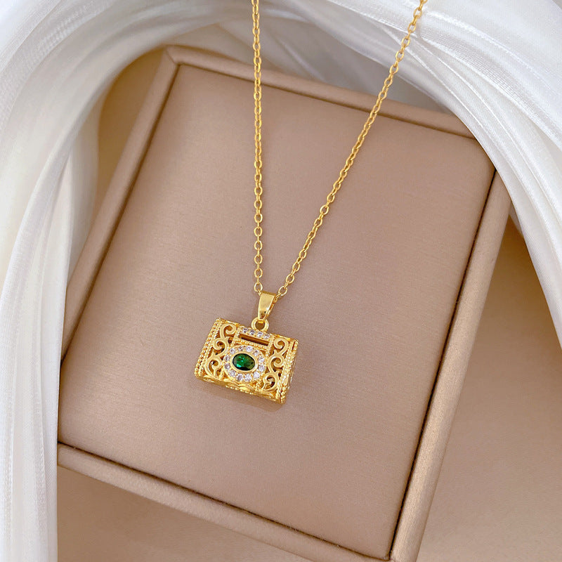 Collana in Acciaio Inox a Forma di Animale in Stile Vintage con Intarsio di Strass per Uomo e Donna, Delicata Catena per Clavicole